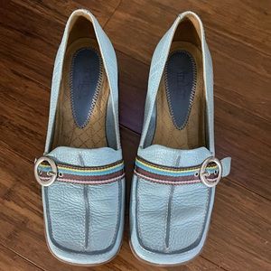 Excellent Condition, Beautiful Color, Indigo by Clark